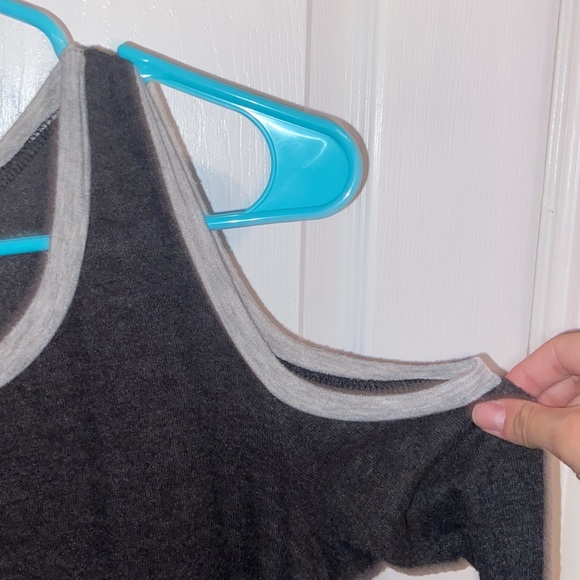 Cold shoulder tunic - Picture 3 of 4